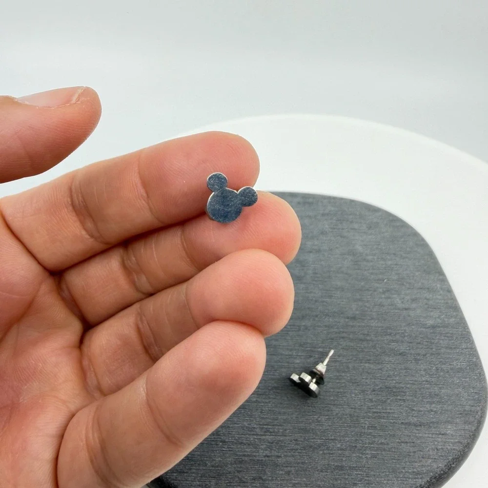 Y2K Minimalist Mouse Silhouette Stud Earrings Silver Tone Whimsical Jewelry Gift